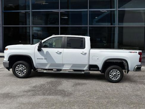 Used 2024 Chevrolet Silverado 2500 LT image 4