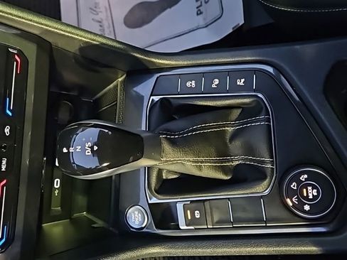 Used 2024 Volkswagen Tiguan SEL R-Line image 24