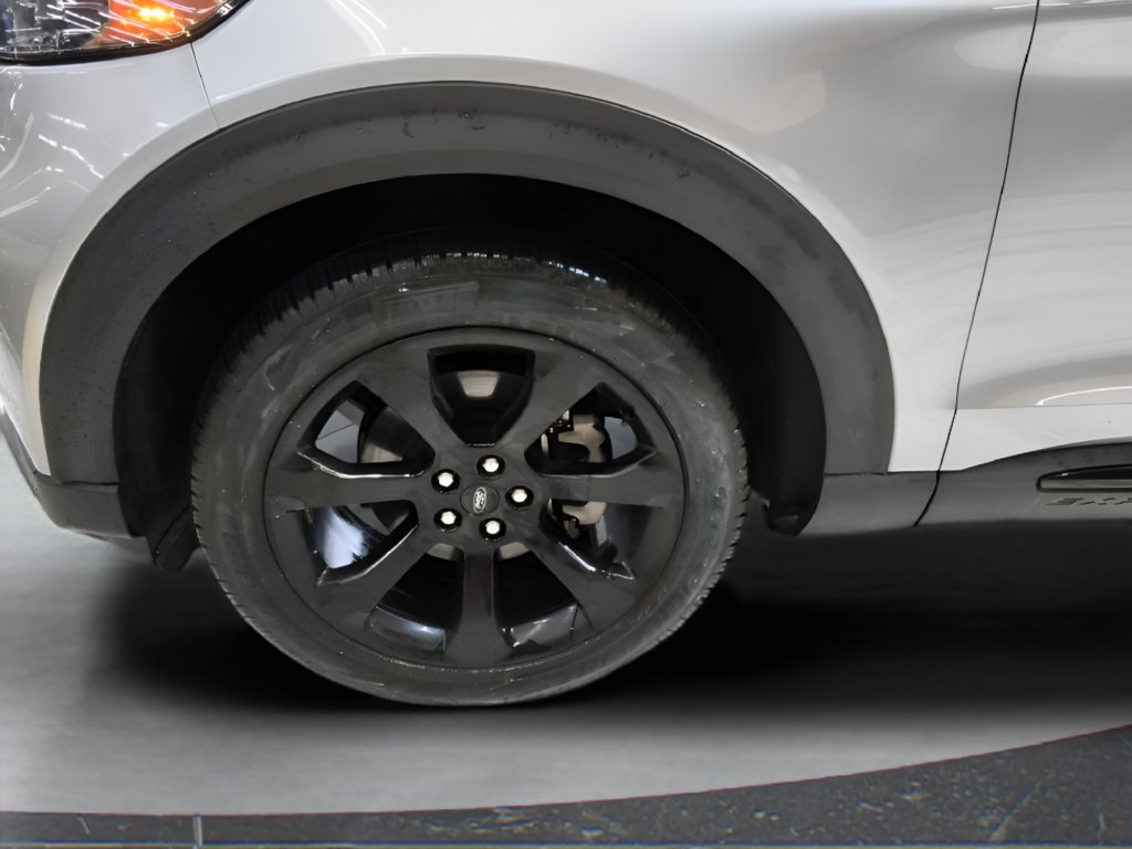 Used 2023 Ford Explorer ST-Line AWD/4WD image 30
