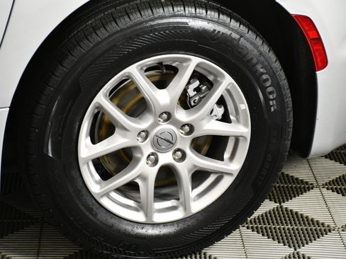 Used 2024 Chrysler Pacifica Touring-L image 51