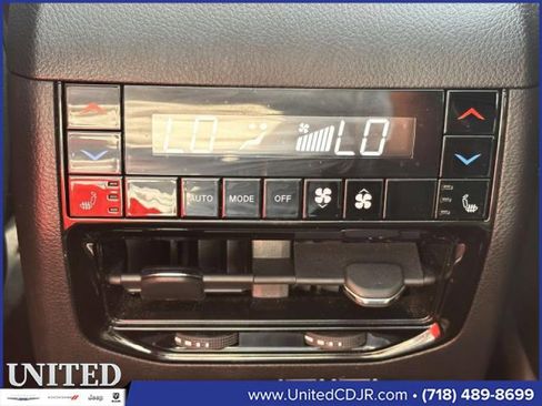 Used 2023 Jeep Grand Cherokee Overland w/ Luxury Tech Group IV image 21