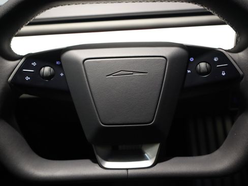 Used 2024 Tesla Cybertruck AWD Crew Cab image 32