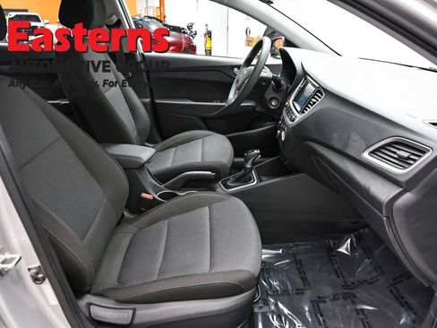 Used 2022 Hyundai Accent SEL FWD image 23