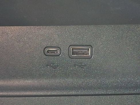 Used 2026 Chevrolet Equinox LT FWD image 24