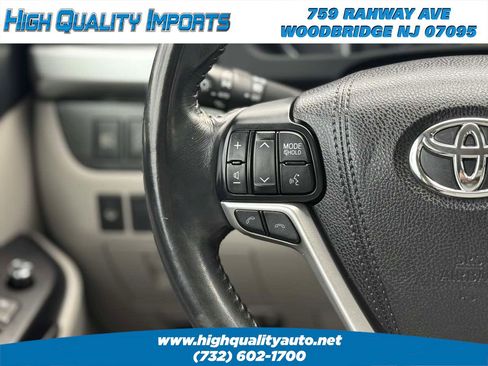 Used 2018 Toyota Highlander XLE AWD/4WD image 44