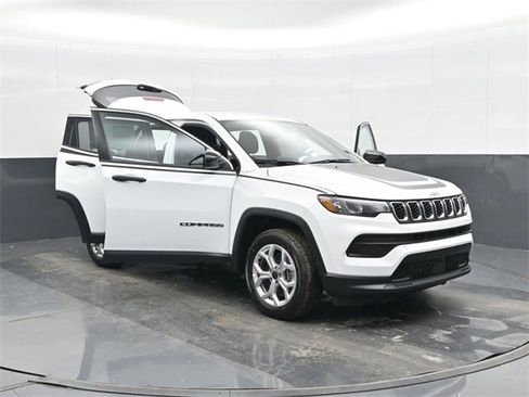 Used 2025 Jeep Compass Sport w/ Mopar Graphics Package image 45