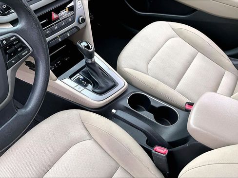 Used 2018 Hyundai Elantra SEL image 16