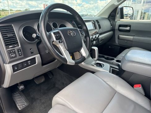 Used 2017 Toyota Sequoia Limited w/ Safety & Convenience Package image 7