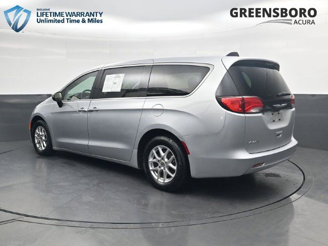 Used 2023 Chrysler Voyager LX FWD image 9