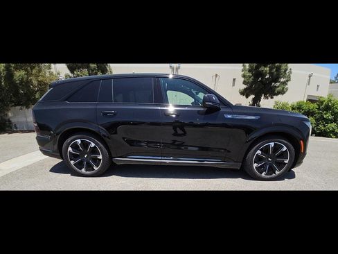 Used 2025 Cadillac Escalade IQ Sport 2 w/ LPO, ONYX Package AWD/4WD image 11