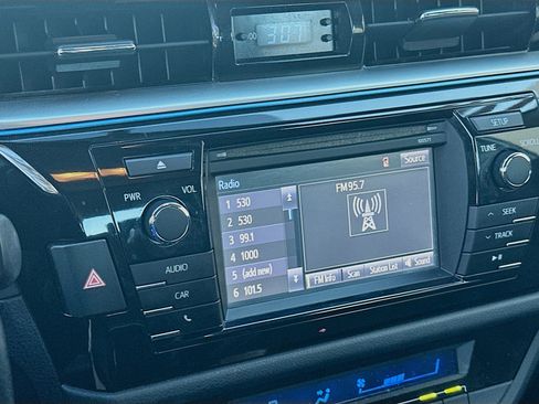 Used 2016 Toyota Corolla S image 12