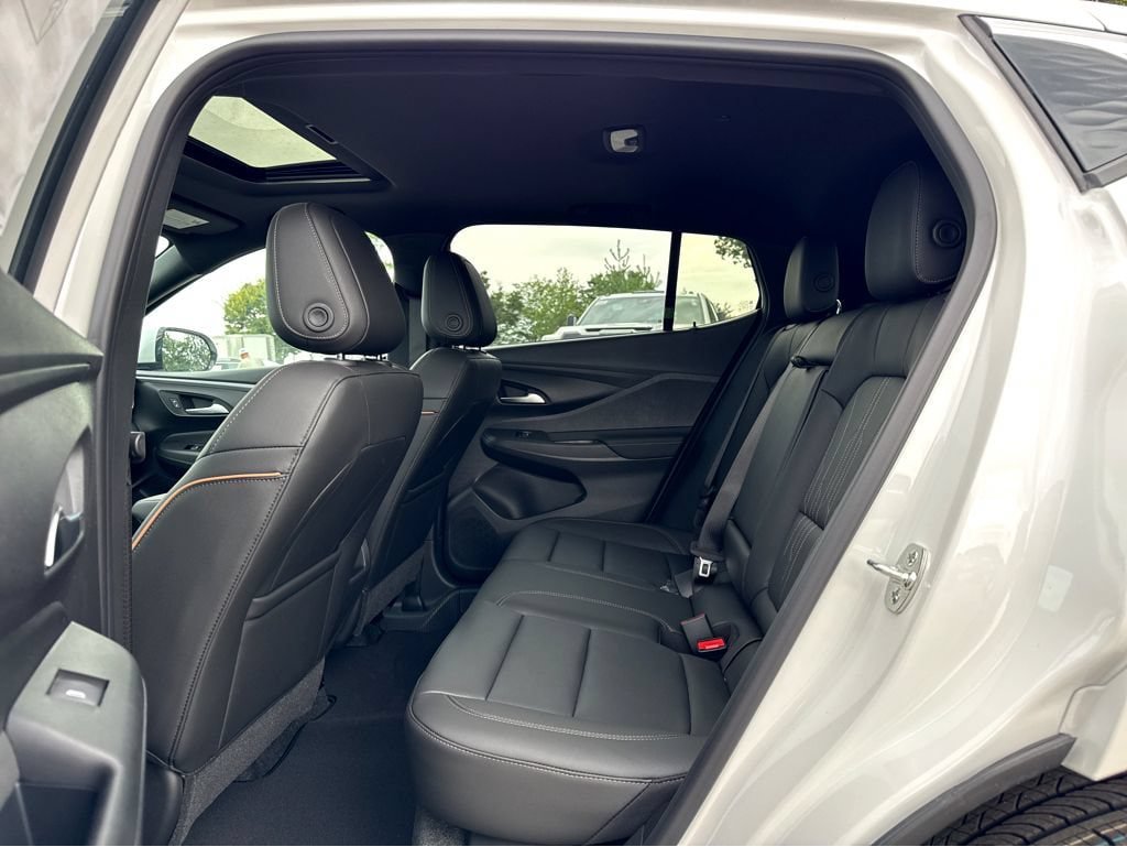 New 2026 Buick Envista Sport Touring FWD image 7