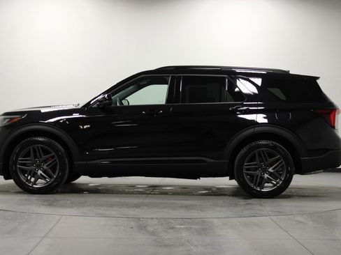 New 2026 Ford Explorer ST-Line w/ ST-Line Street Pack image 7