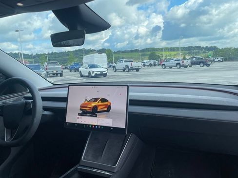 Used 2026 Tesla Model Y 2WD image 10