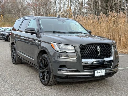 Used 2022 Lincoln Navigator Black Label image 1