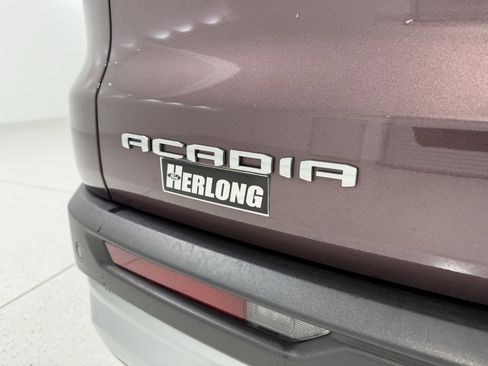 Used 2025 GMC Acadia Elevation image 11