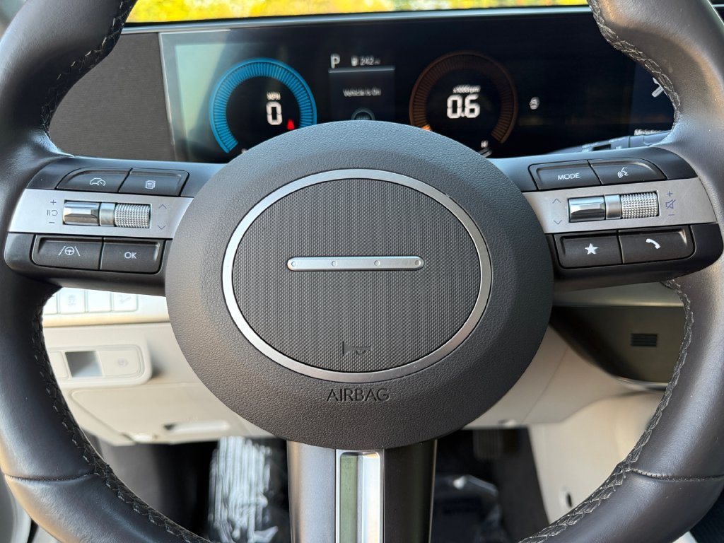 Used 2025 Hyundai Kona SEL FWD image 19