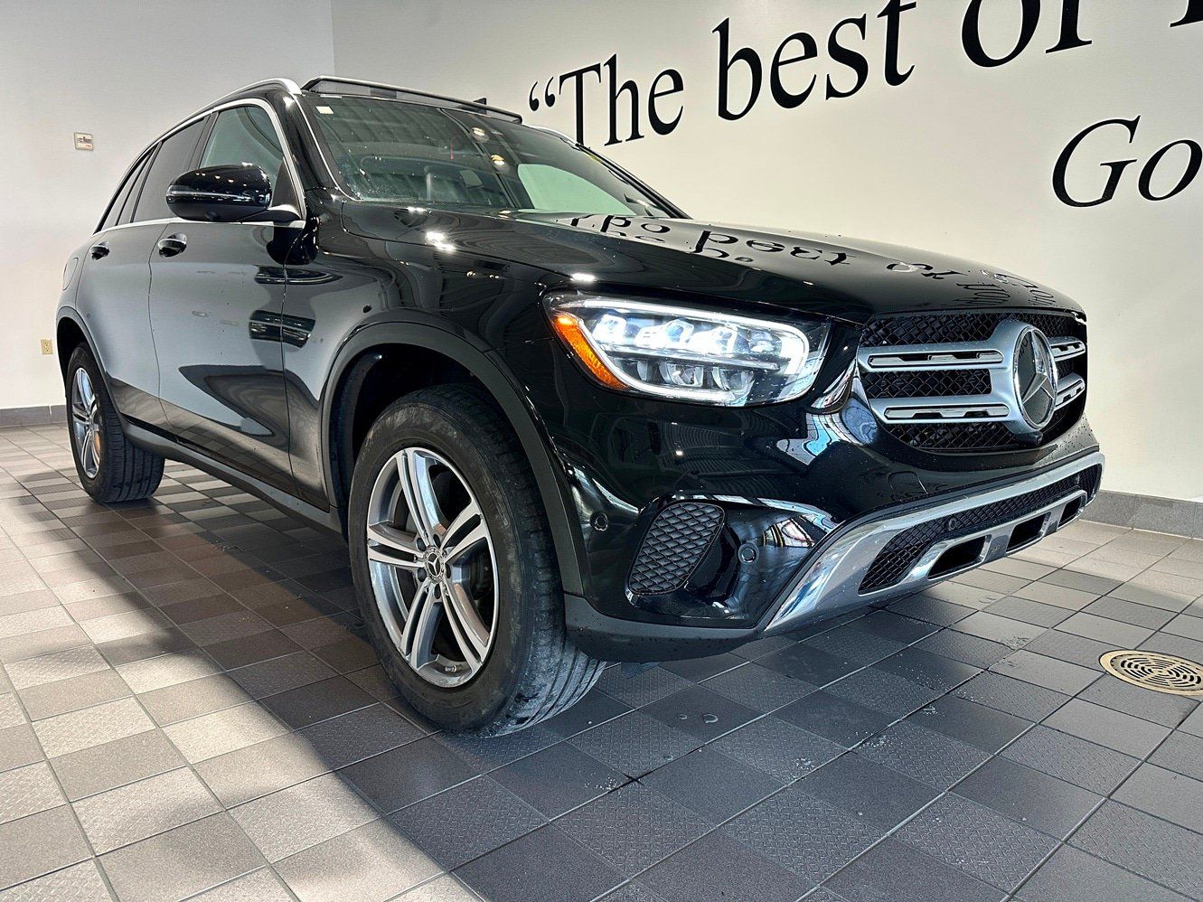 Used 2022 Mercedes-Benz GLC 300 4MATIC image 1