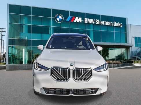 Used 2026 BMW X3 xDrive30i w/ Convenience Package AWD/4WD image 2