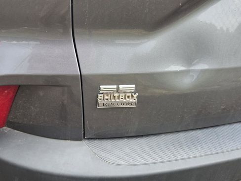 Used 2022 Ford Escape SE w/ SE Sport Appearance Package FWD image 8