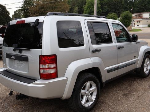 Used 2009 Jeep Liberty Rocky Mountain AWD/4WD image 9