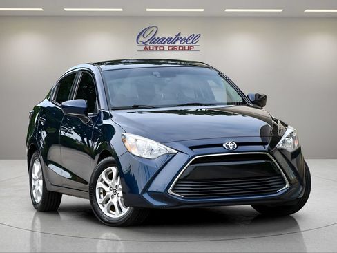 Used 2017 Toyota Yaris iA FWD image 1