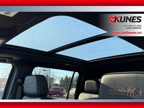 New 2026 Chevrolet Suburban High Country AWD/4WD image 34