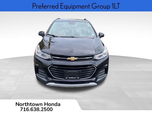 Used 2017 Chevrolet Trax LT w/ Sun & Sound Package image 3