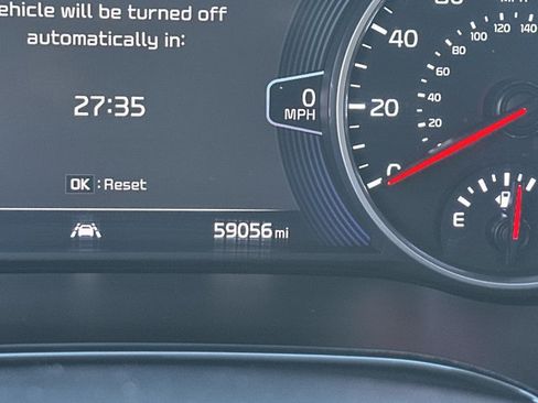 Used 2021 Kia Seltos SX w/ SX Sunroof Package image 29