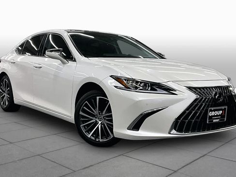 Used 2025 Lexus ES 350 w/ Premium Package FWD image 2
