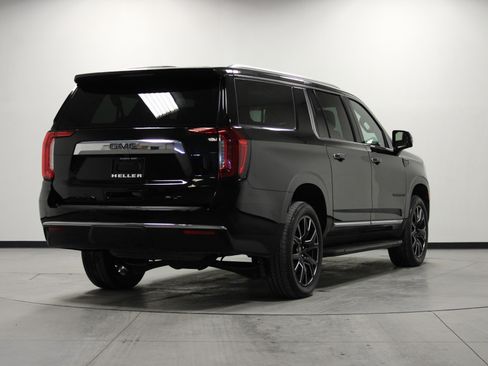 Used 2024 GMC Yukon XL SLT w/ SLT Premium Package image 4