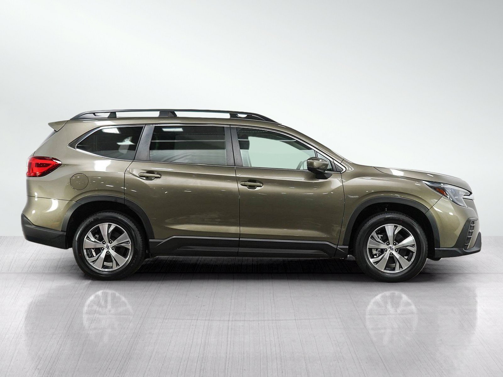 Used 2024 Subaru Ascent Premium w/ Convenience Package AWD/4WD image 6