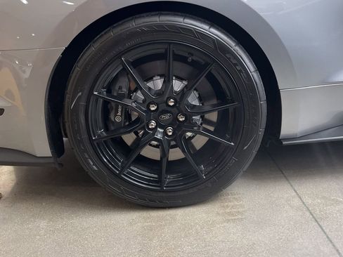 Used 2020 Ford Mustang Shelby GT350 w/ Technology Package image 11