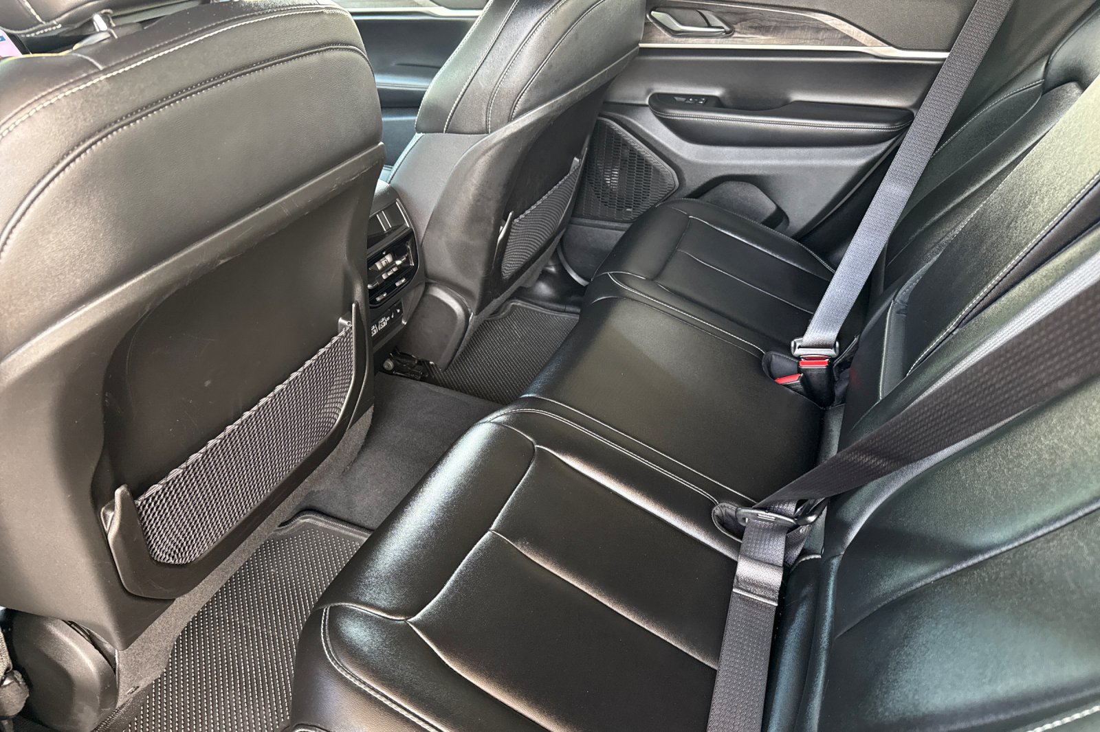 Used 2024 Jeep Grand Cherokee Limited RWD image 6