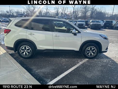 Used 2023 Subaru Forester Premium image 8
