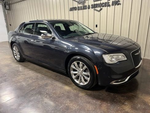 Used 2019 Chrysler 300 Limited w/ Safetytec Plus Group image 6