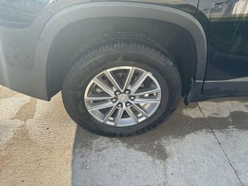 Used 2024 Chevrolet Traverse LT image 7