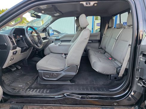 Used 2016 Ford F150 XLT w/ Equipment Group 302A Luxury AWD/4WD image 12