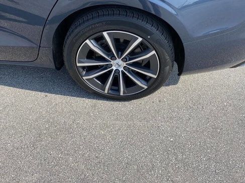 Used 2022 Volvo S60 B5 Inscription image 8