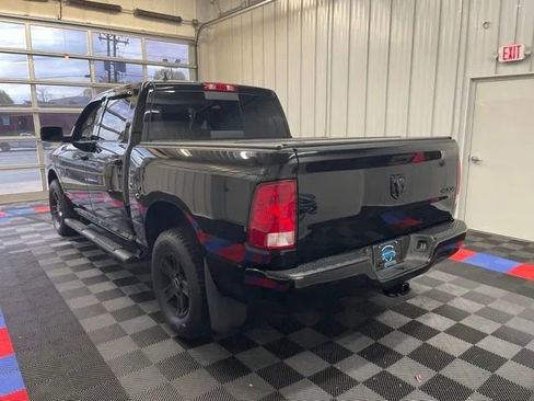 Used 2019 RAM 1500 Classic SLT w/ Black Appearance Group AWD/4WD image 5