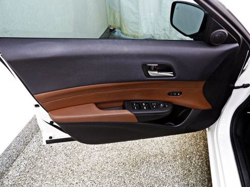 Used 2019 Acura ILX FWD image 7