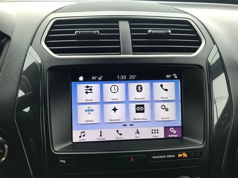 Used 2019 Ford Explorer XLT w/ Equipment Group 202A image 28