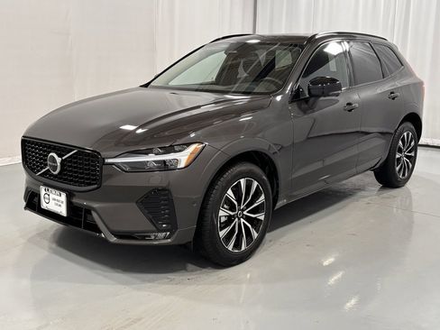 Certified 2025 Volvo XC60 B5 Plus image 1