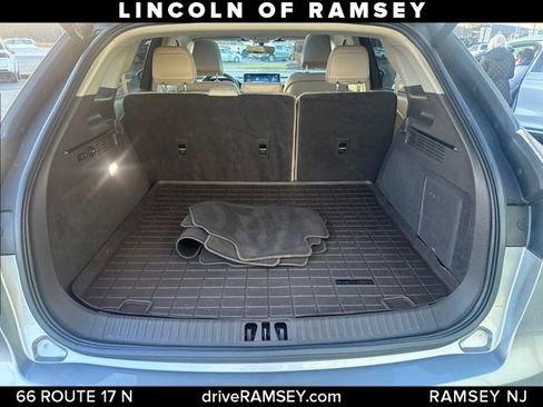 Used 2022 Lincoln Nautilus Reserve AWD/4WD image 6