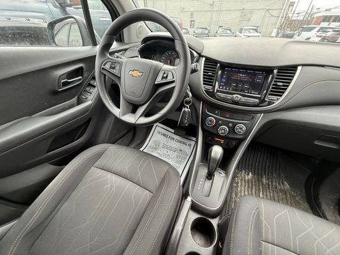 Used 2020 Chevrolet Trax LT FWD image 20