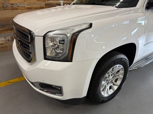 Used 2015 GMC Yukon XL SLT w/ HD Trailering Package AWD/4WD image 4