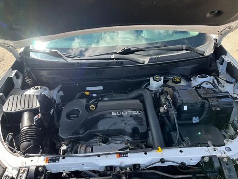 Used 2019 Chevrolet Equinox LS w/ LS Convenience Package image 30