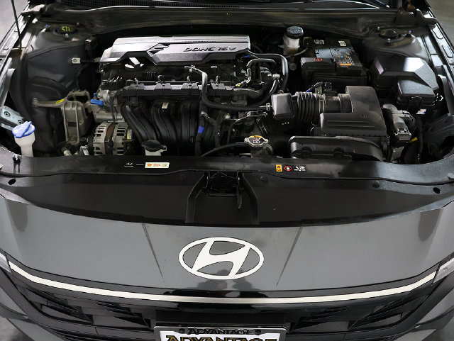Used 2025 Hyundai Elantra SEL FWD image 35