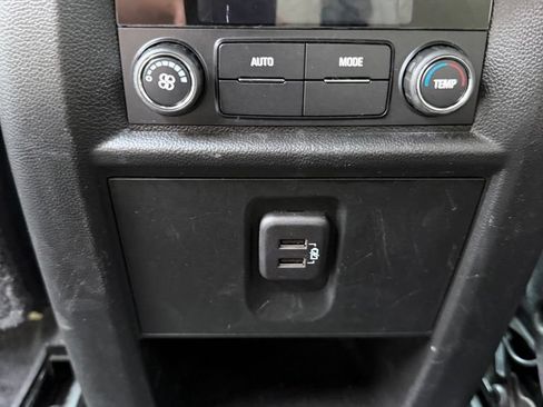 Used 2023 Chevrolet Traverse LS FWD image 15