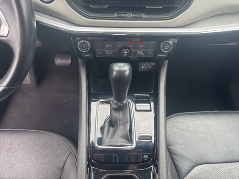 Used 2022 Jeep Compass Limited image 12